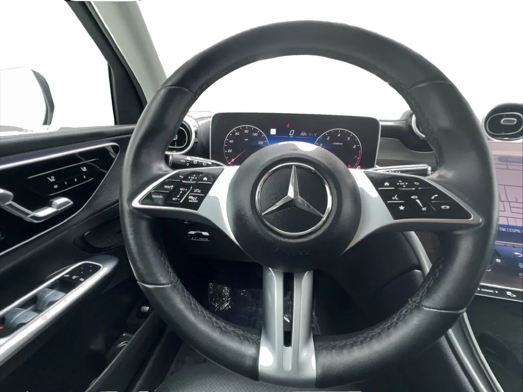 Mercedes-Benz GLC photo 32