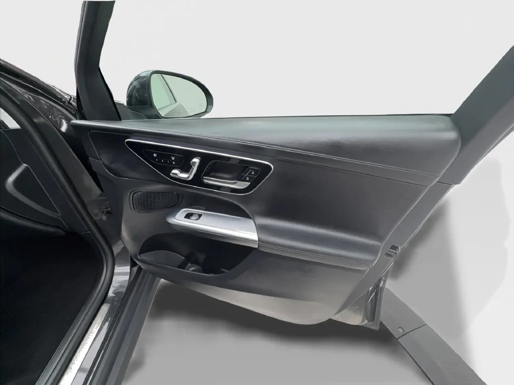 Mercedes-Benz GLC photo 46