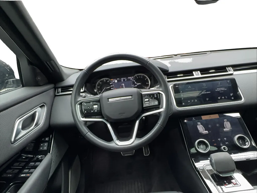 Land Rover Range Rover Velar photo 36