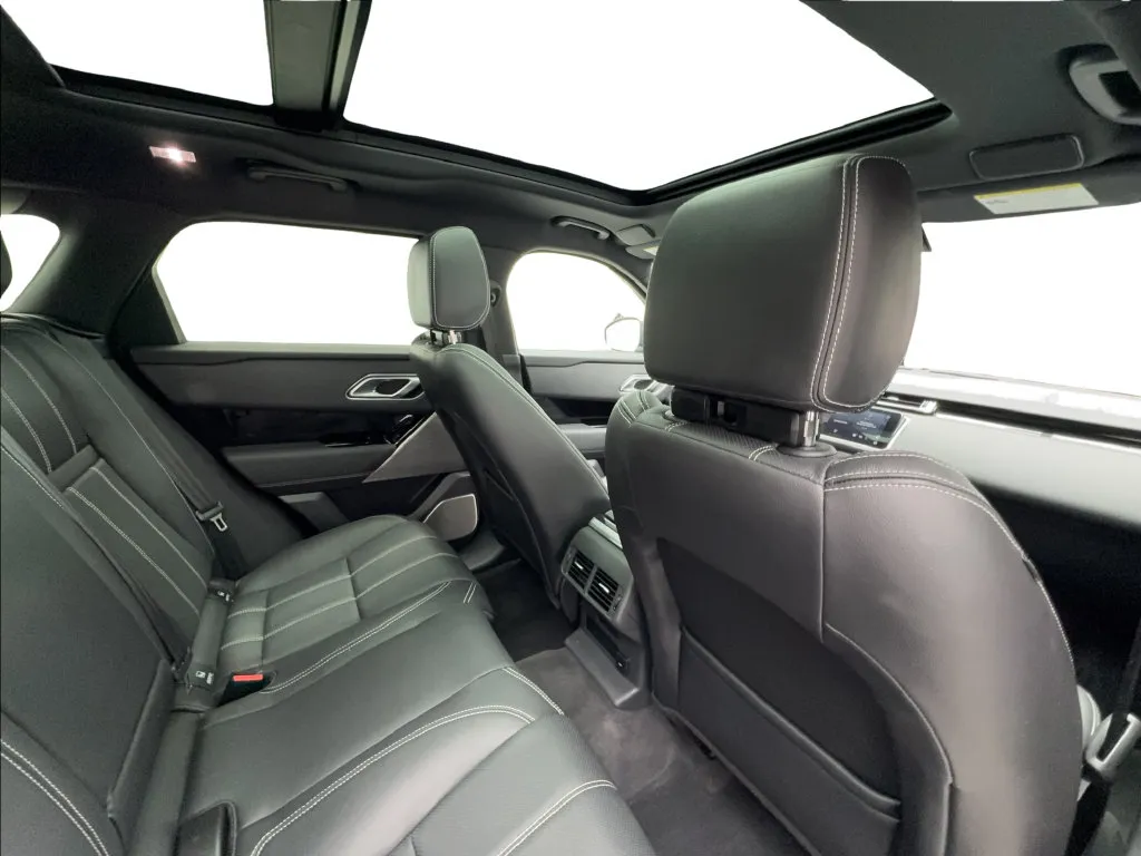 Land Rover Range Rover Velar photo 28