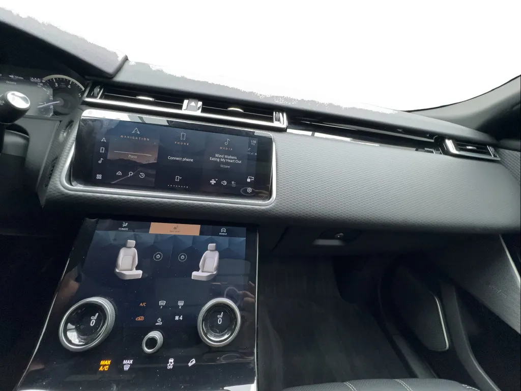 Land Rover Range Rover Velar photo 44