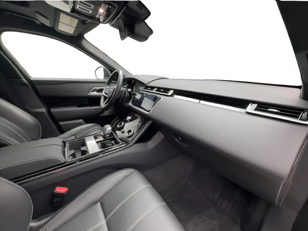 Land Rover Range Rover Velar photo 33