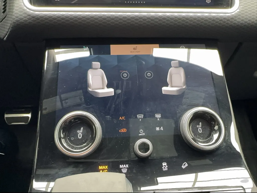 Land Rover Range Rover Velar photo 47