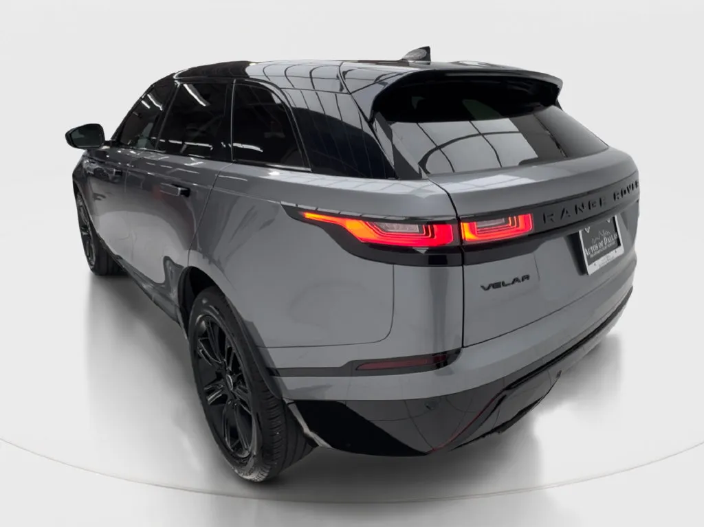 Land Rover Range Rover Velar photo 11