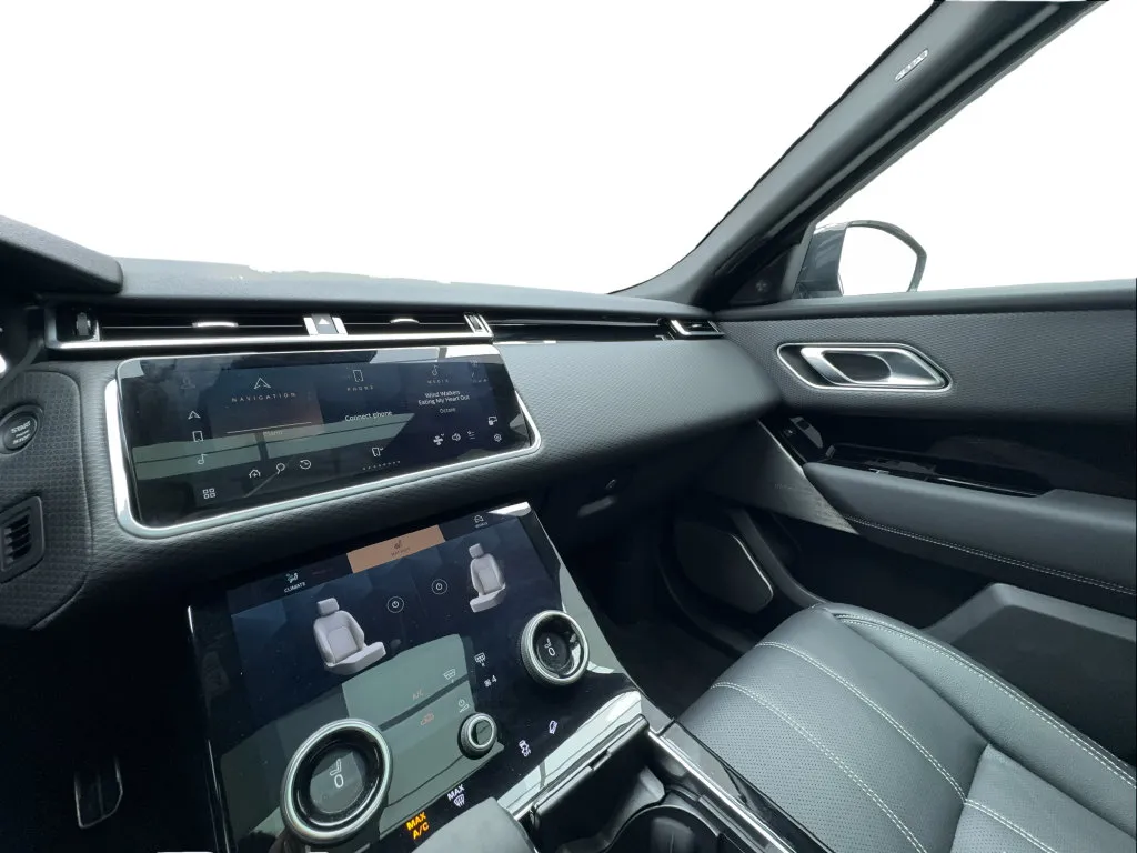 Land Rover Range Rover Velar photo 43