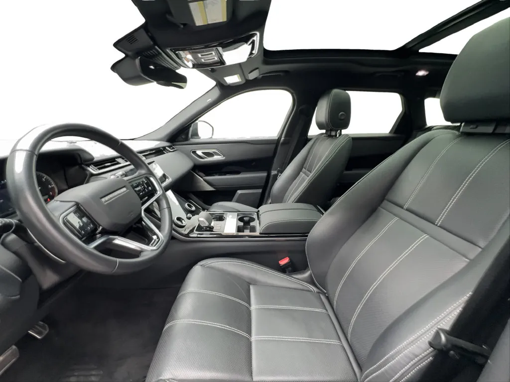 Land Rover Range Rover Velar photo 22