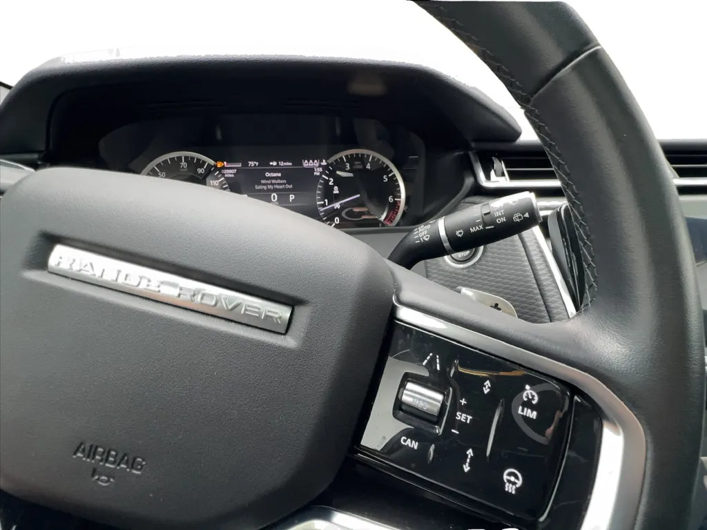 Land Rover Range Rover Velar photo 41