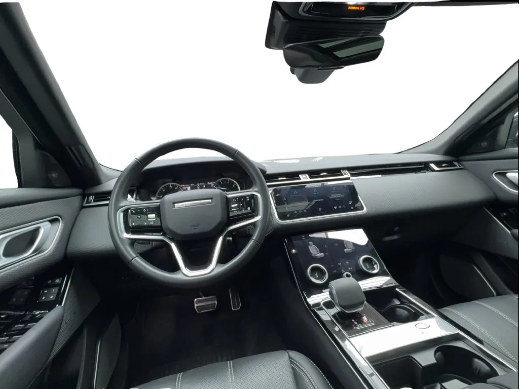 Land Rover Range Rover Velar photo 35
