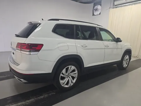 Photos of 2023 Volkswagen Atlas 3.6L V6 SE w/Technology for sale in Plano, TX at Autos of Dallas - Plano