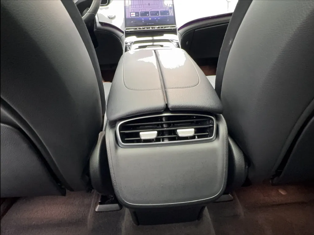 Mercedes-Benz EQE photo 39