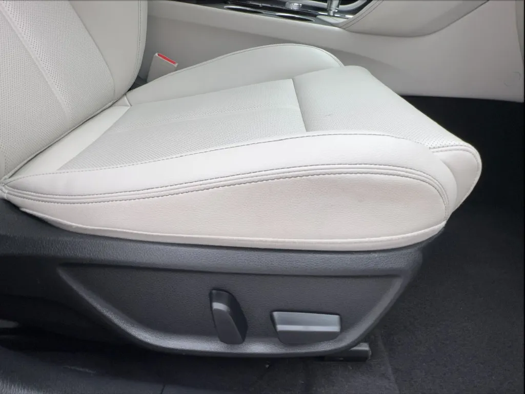 Genesis G70 photo 33