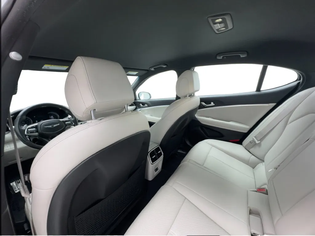 Genesis G70 photo 25