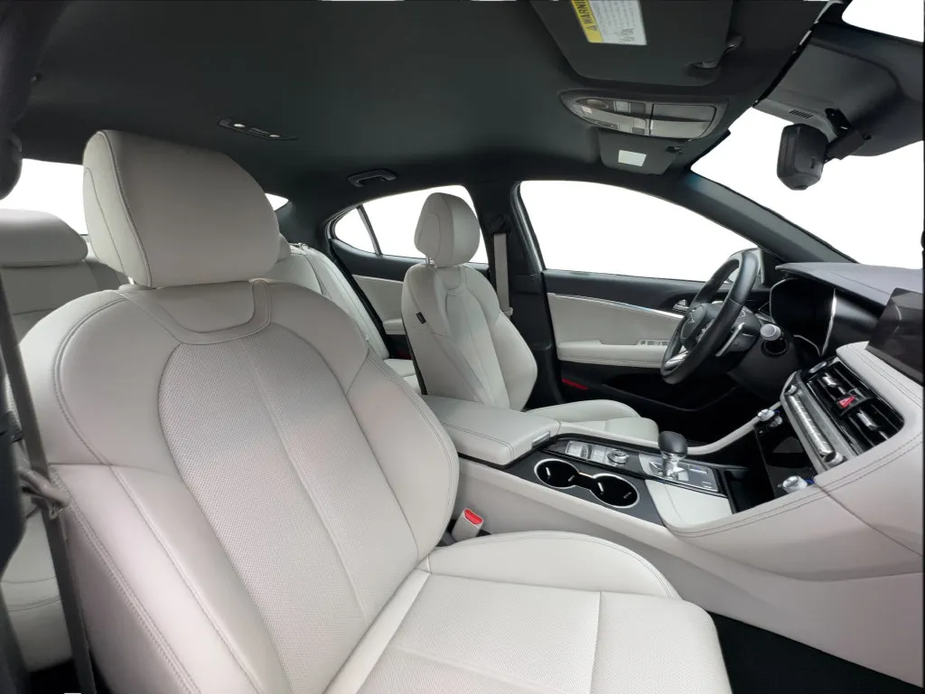 Genesis G70 photo 32