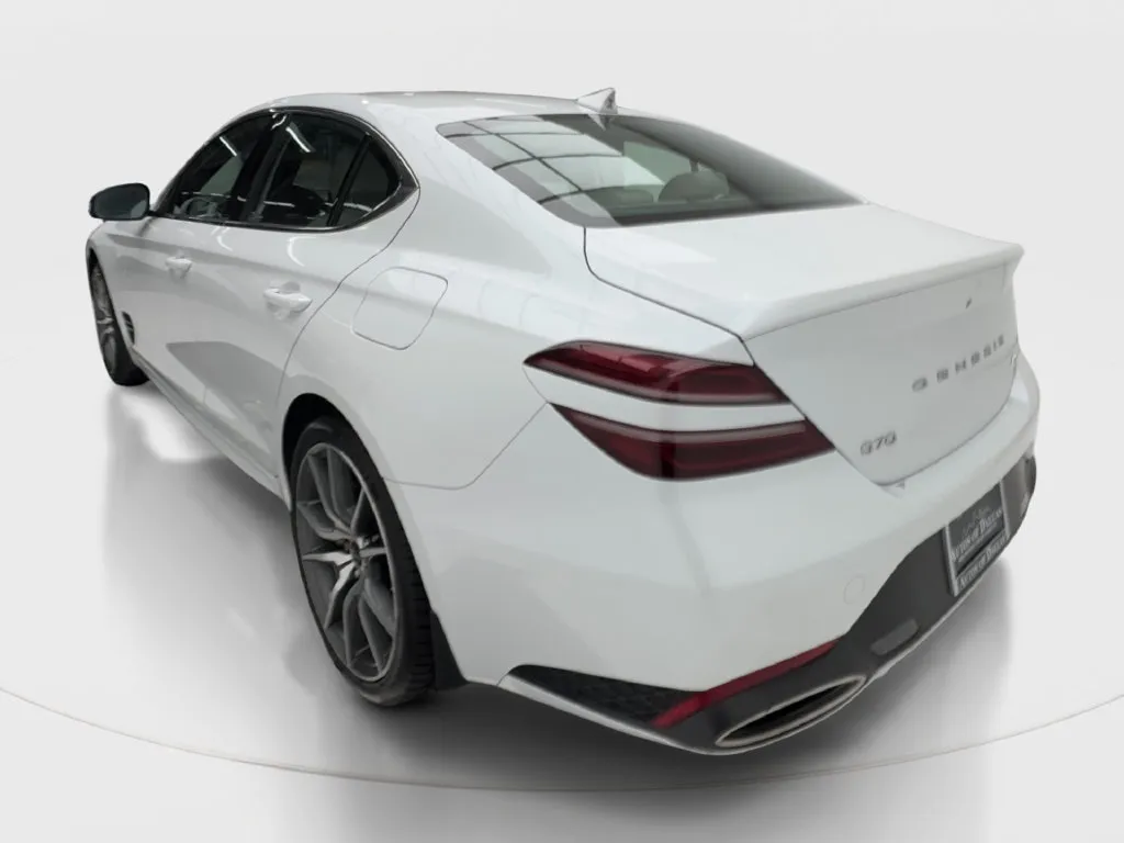 Genesis G70 photo 11