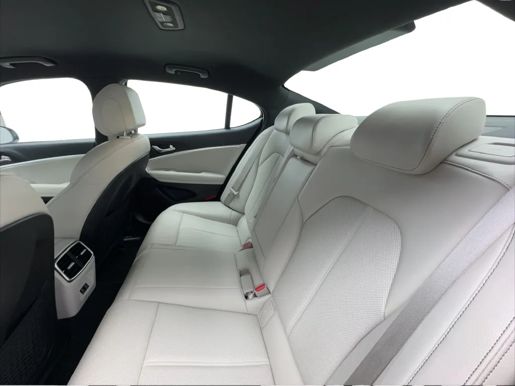 Genesis G70 photo 26