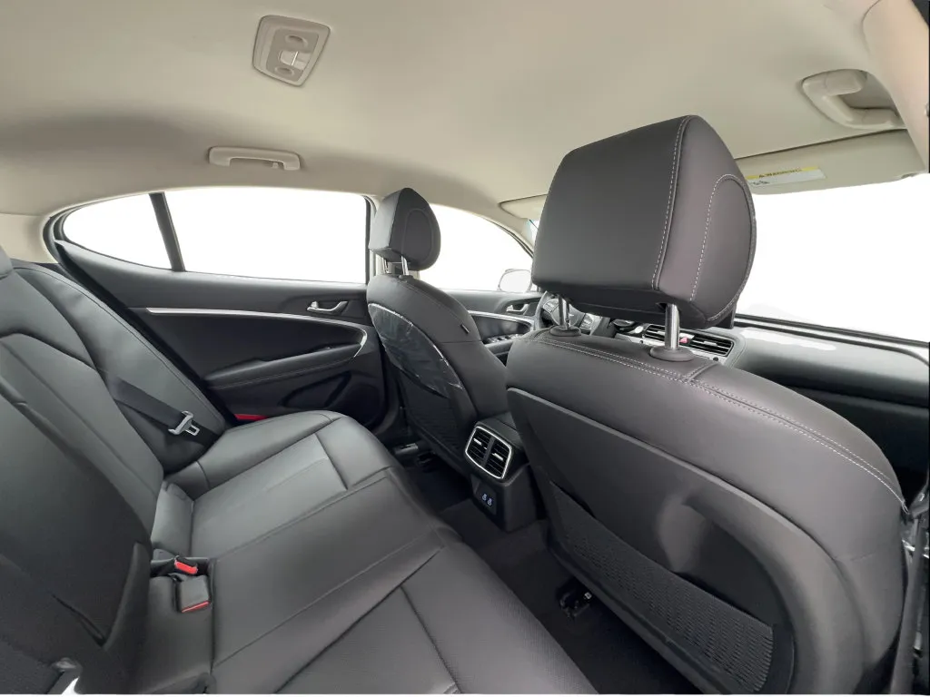 Genesis G70 photo 27