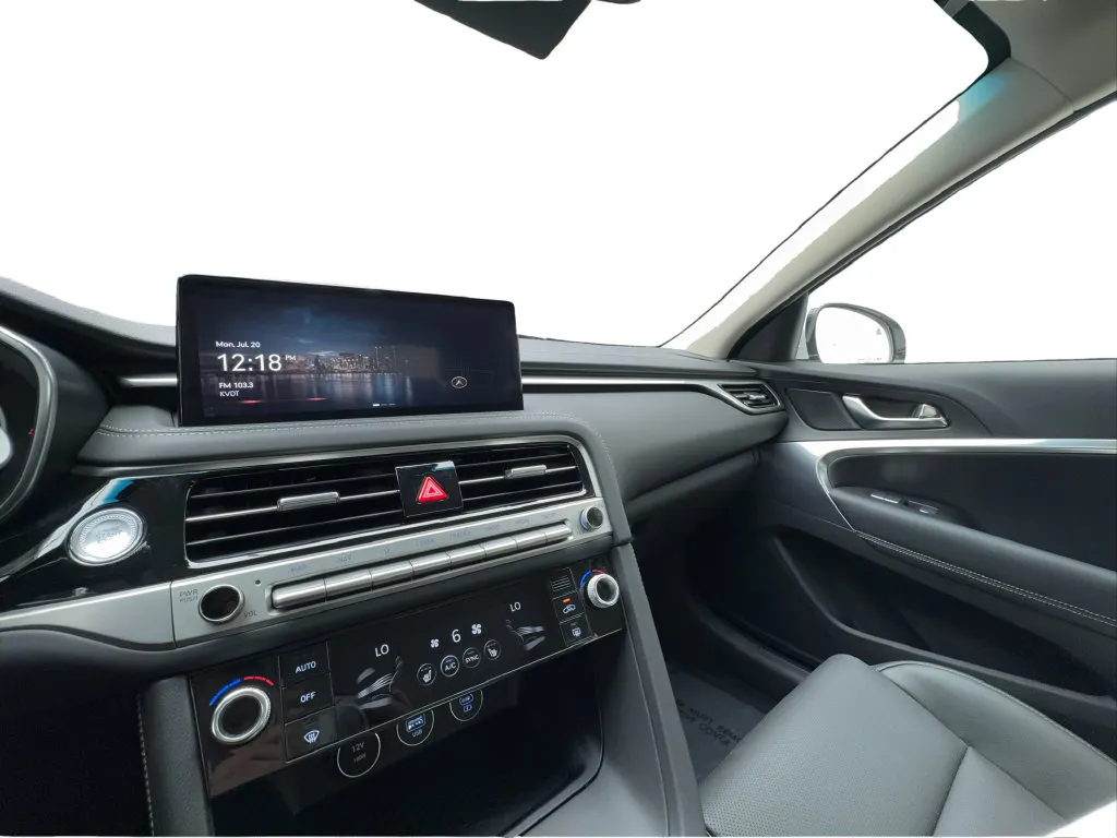Genesis G70 photo 44