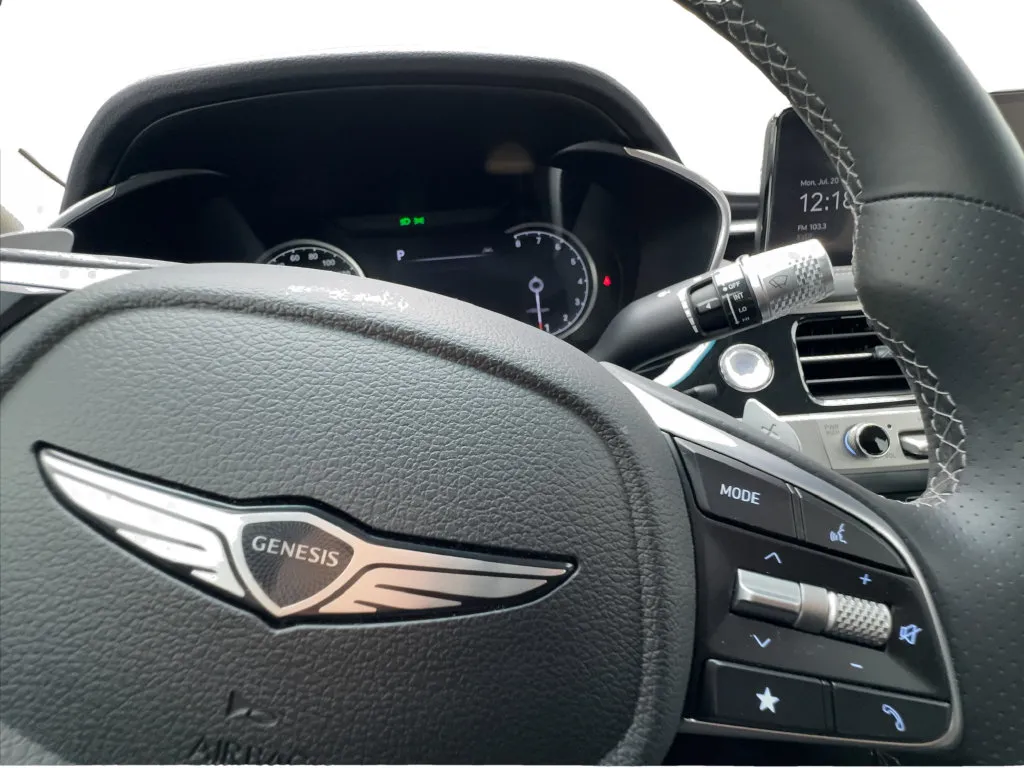 Genesis G70 photo 42