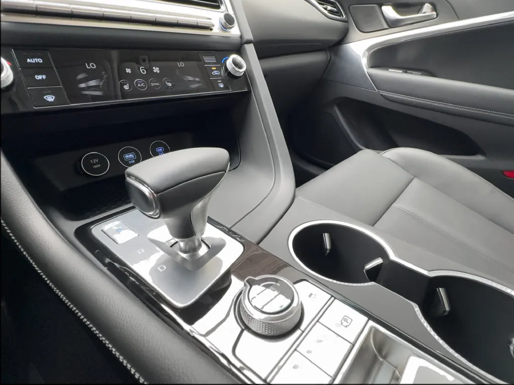 Genesis G70 photo 46