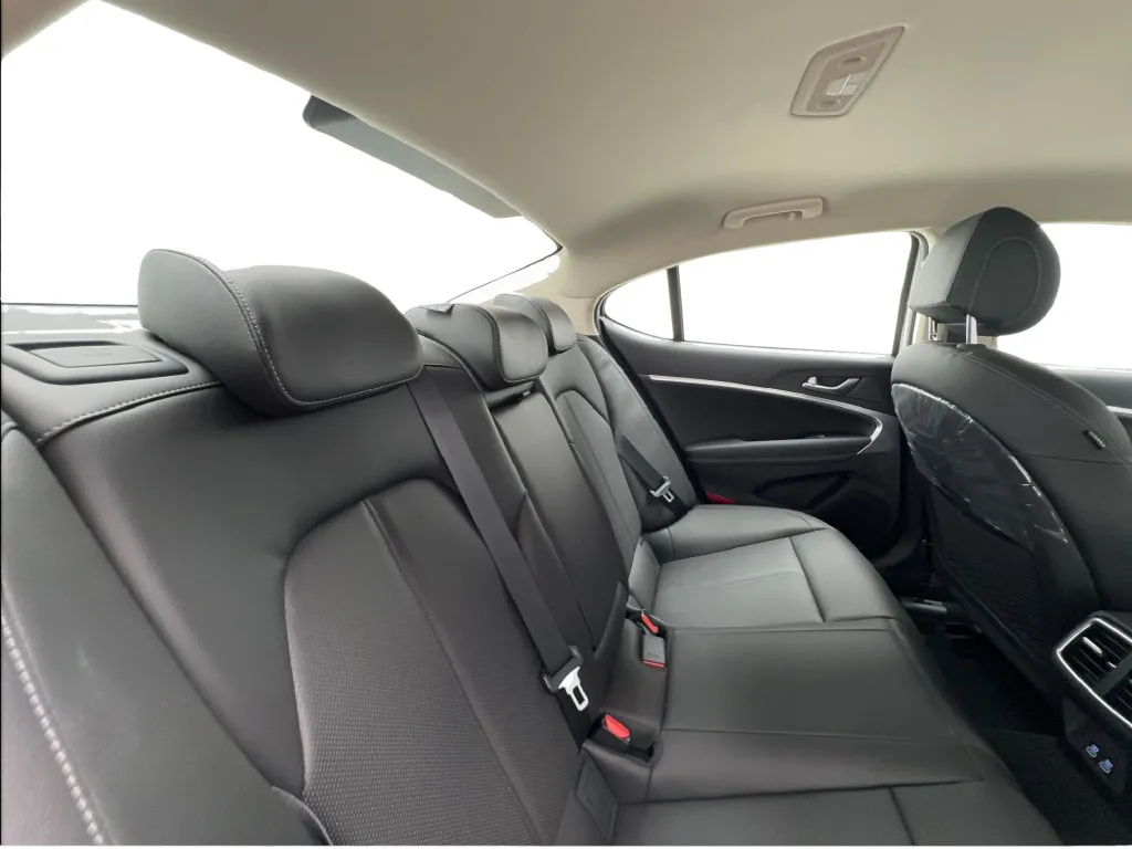 Genesis G70 photo 28