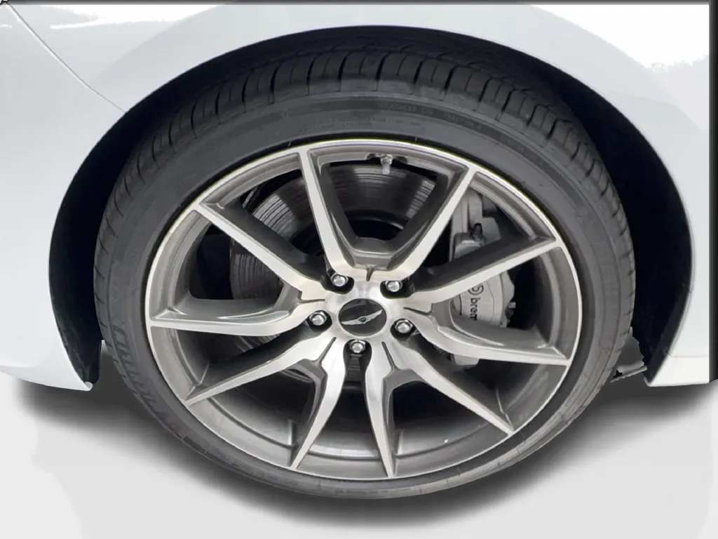 Genesis G70 photo 12