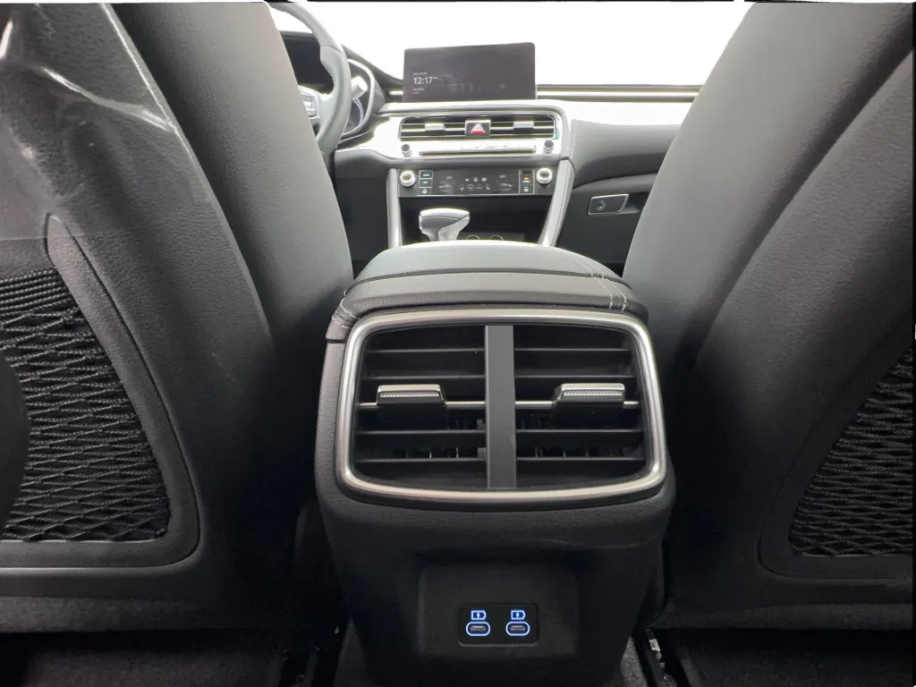 Genesis G70 photo 40