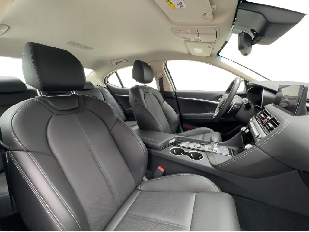 Genesis G70 photo 30