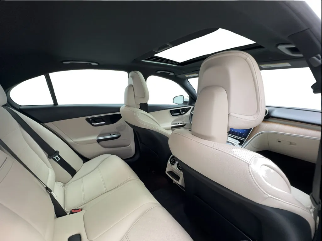 Mercedes-Benz C-Class photo 28