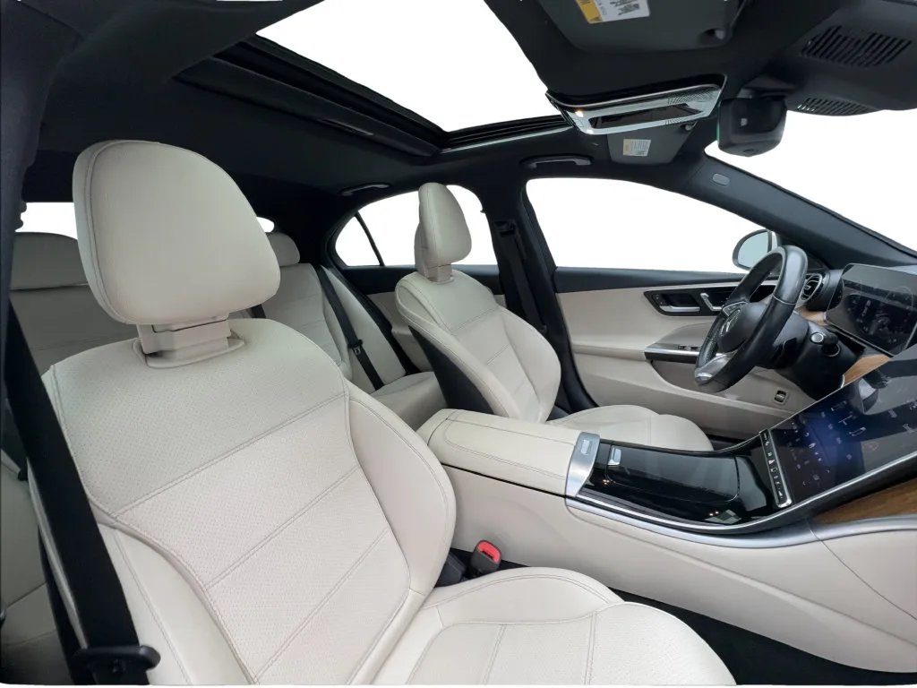Mercedes-Benz C-Class photo 32
