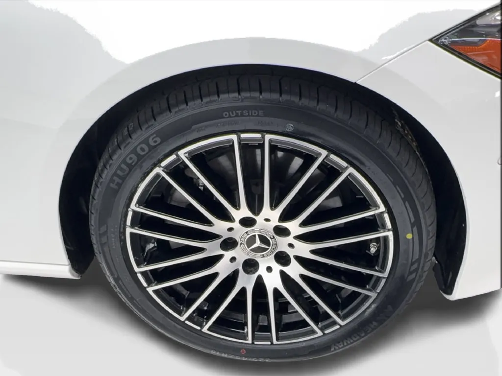 Mercedes-Benz C-Class photo 16