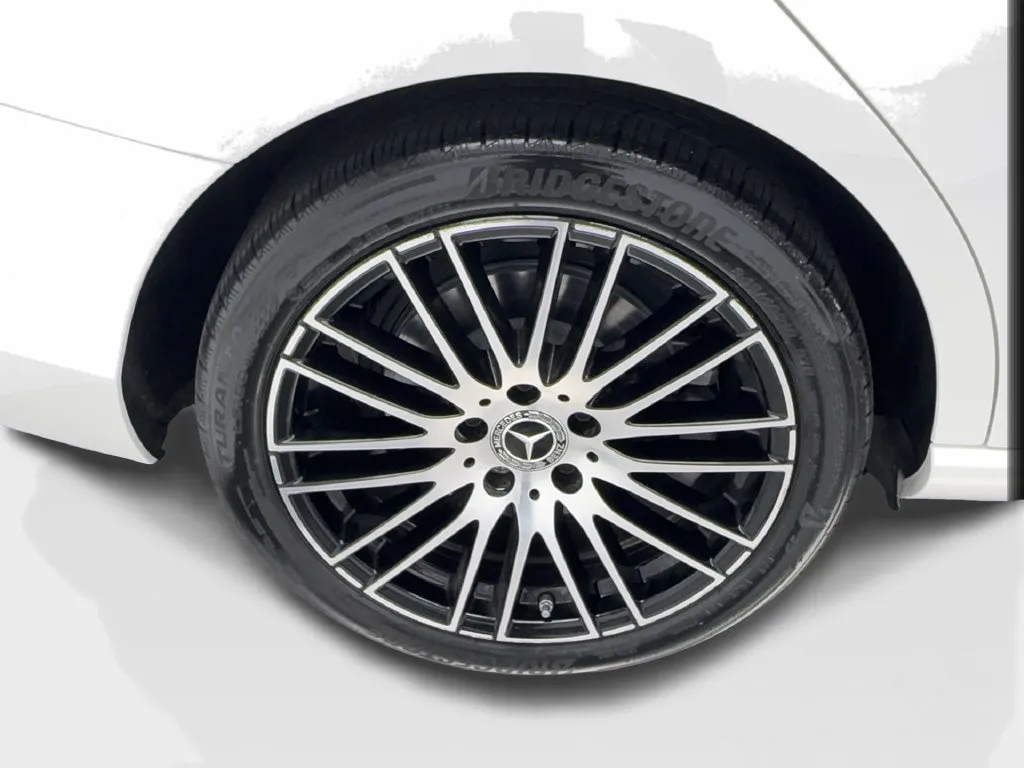 Mercedes-Benz C-Class photo 18