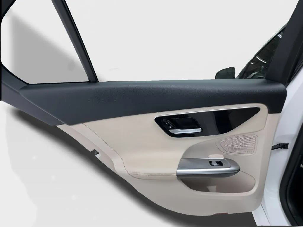 Mercedes-Benz C-Class photo 27