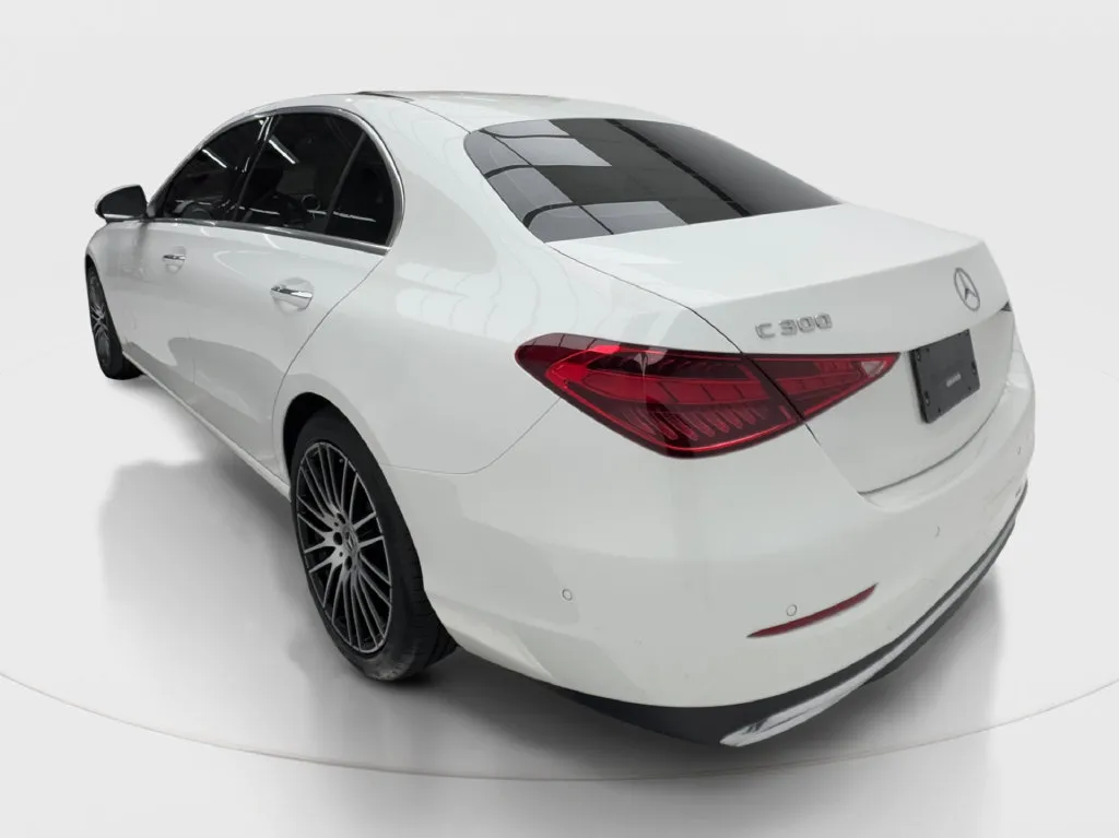 Mercedes-Benz C-Class photo 11