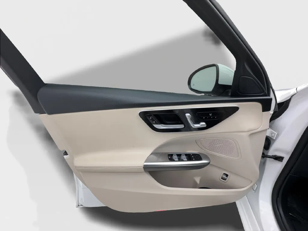 Mercedes-Benz C-Class photo 23