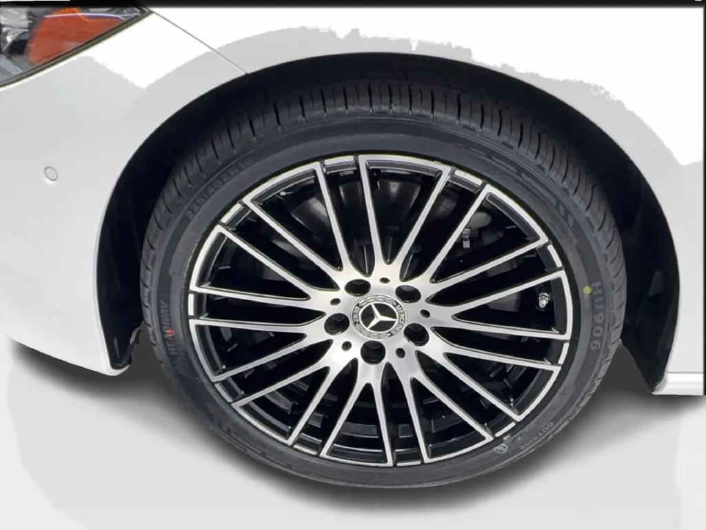 Mercedes-Benz C-Class photo 15