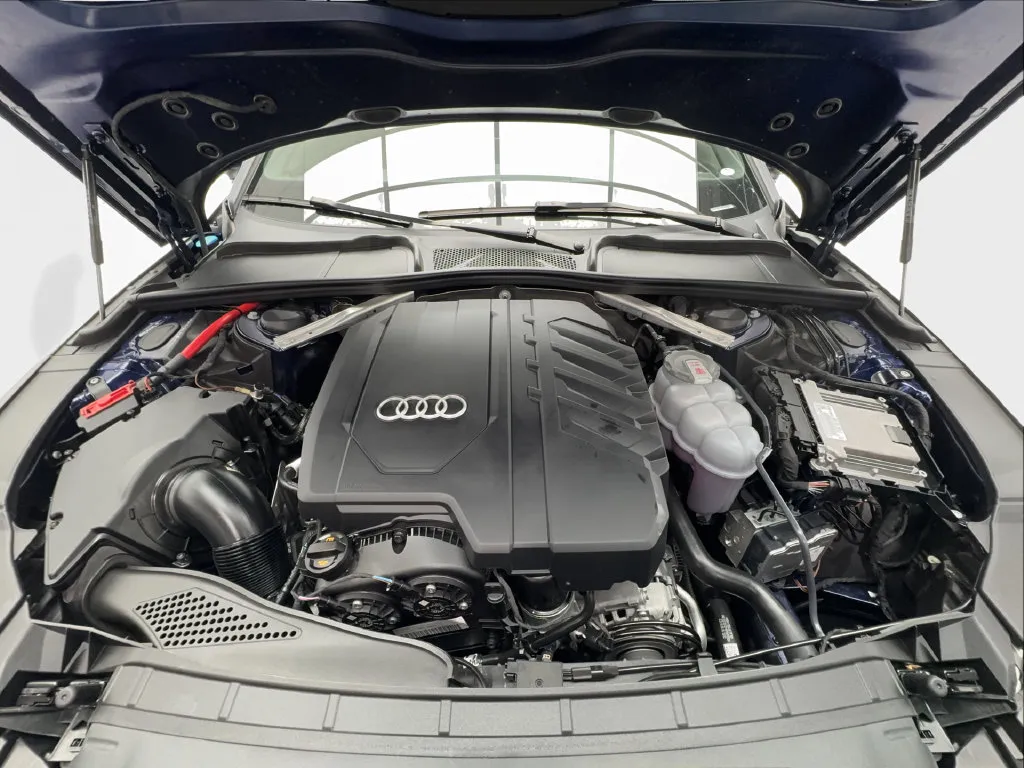 Audi A4 photo 20