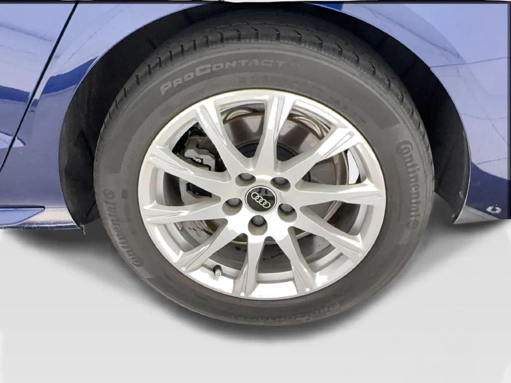 Audi A4 photo 14