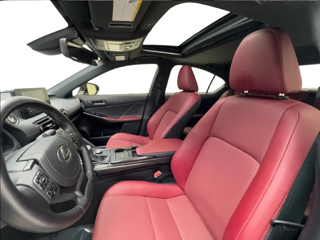 Lexus IS photo 20