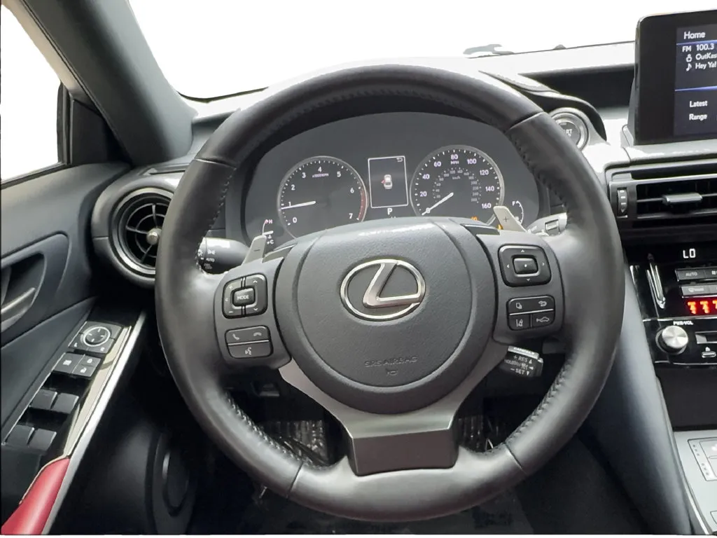 Lexus IS photo 40