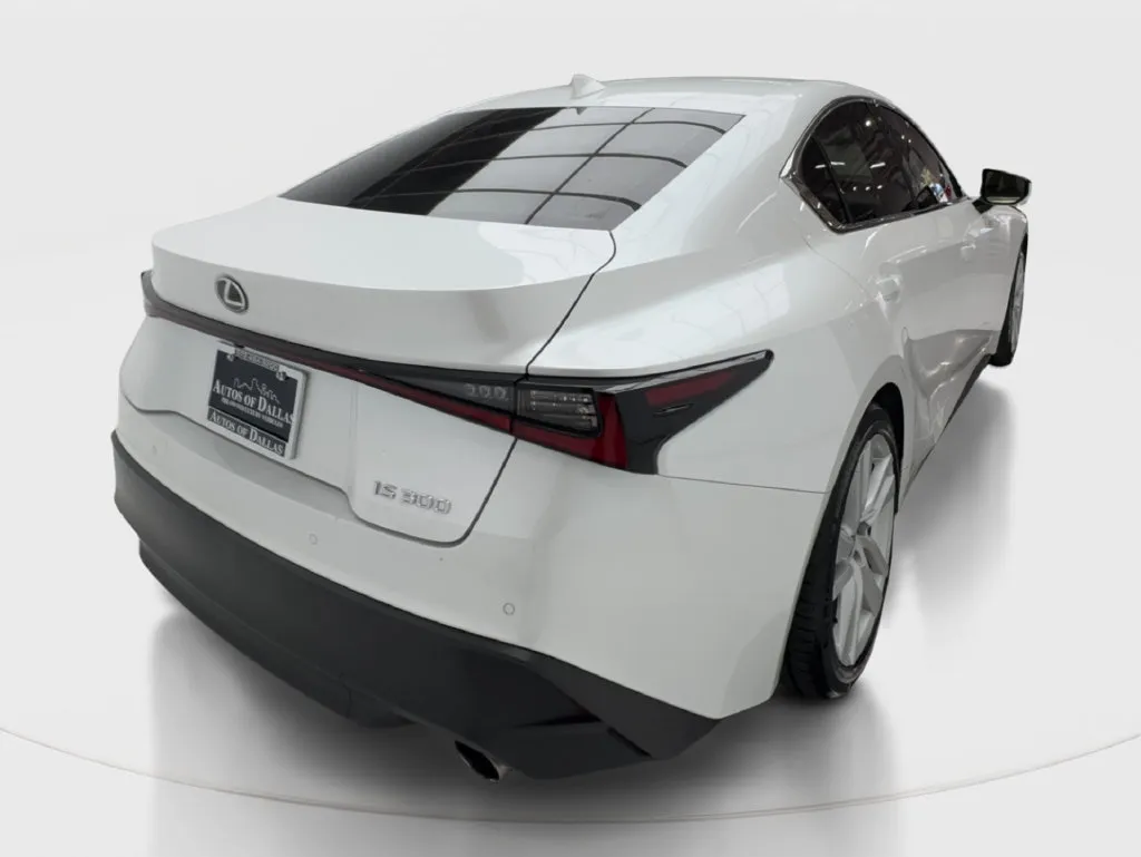 Lexus IS photo 10