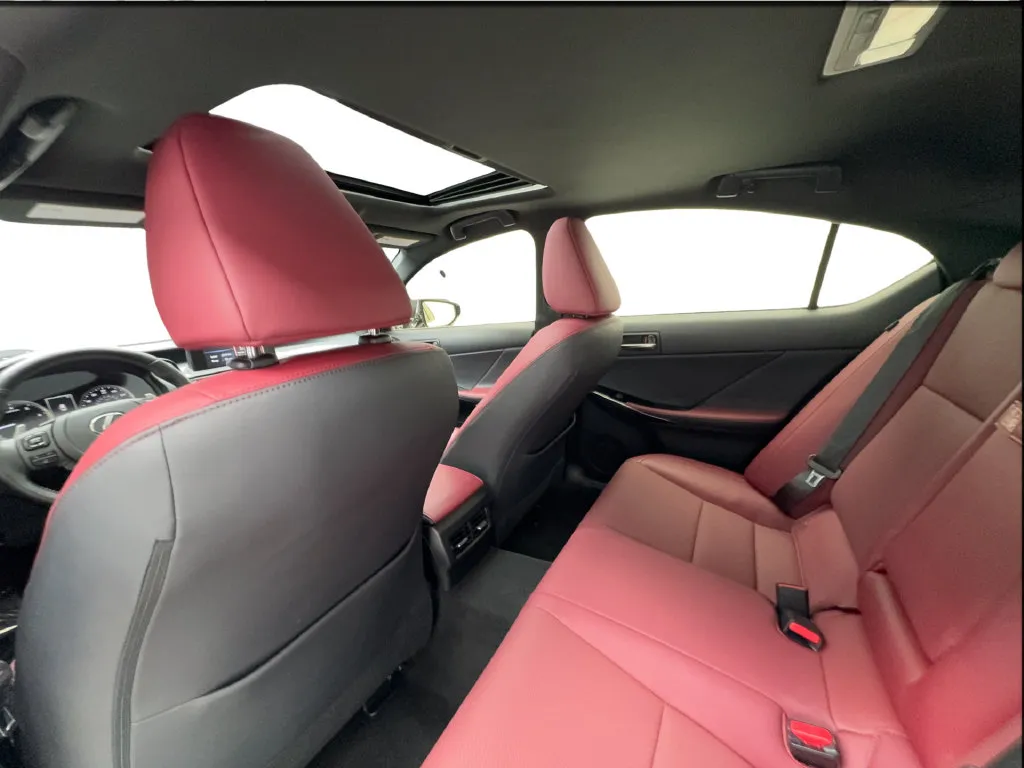 Lexus IS photo 26