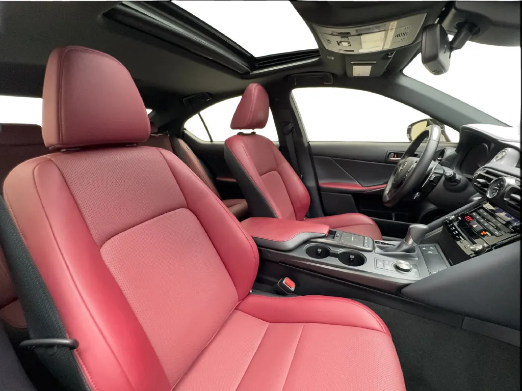 Lexus IS photo 33