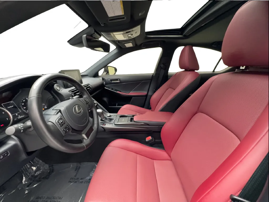 Lexus IS photo 21