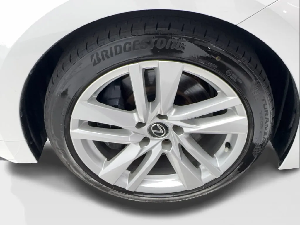 Lexus IS photo 15