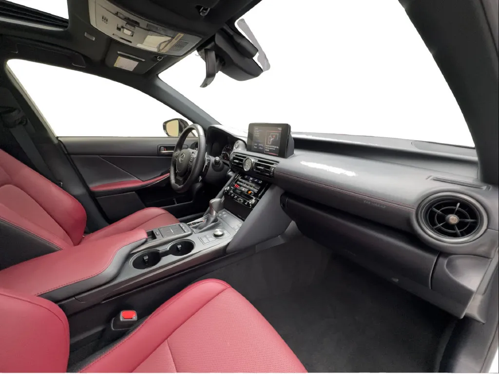 Lexus IS photo 35