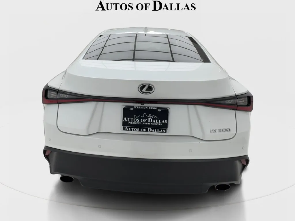 Lexus IS photo 8