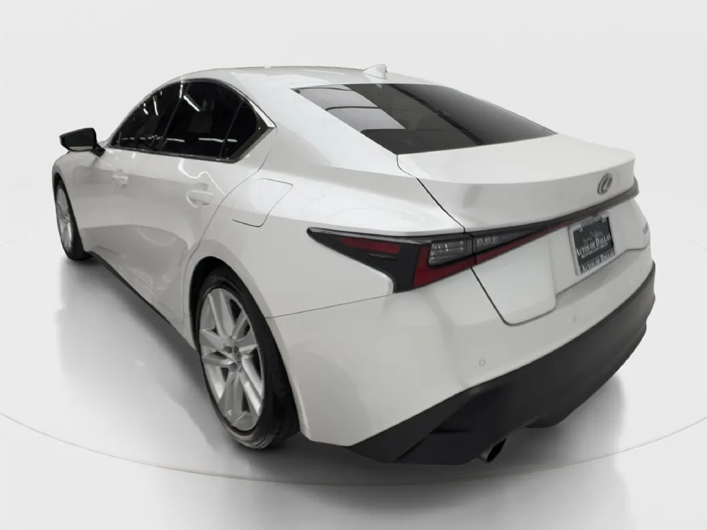 Lexus IS photo 7