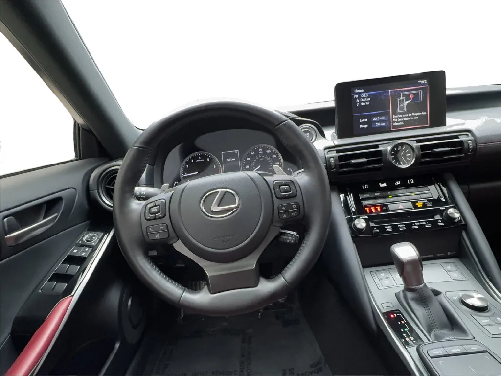 Lexus IS photo 39