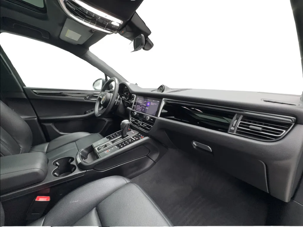 Porsche Macan photo 33