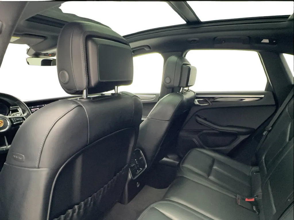 Porsche Macan photo 25
